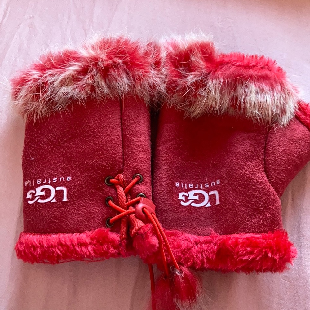 Red Ugg Fingerless gloves